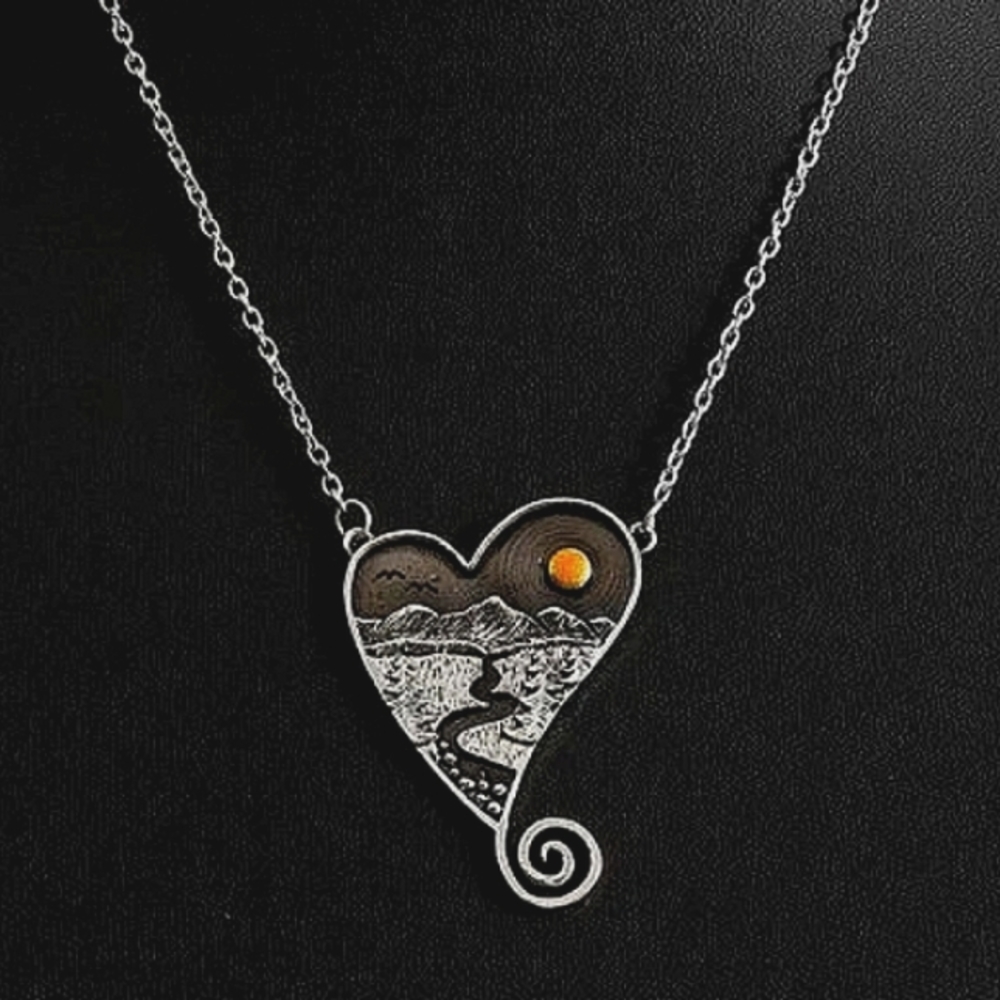 Fashion Jewelry Silver Heart Pendant Necklace with Orange Accent